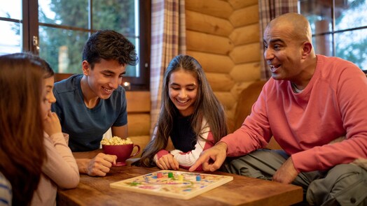 5 fun ideas to enjoy your long weekend with family and friends without stepping out of home