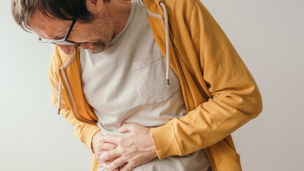 7 hidden monsoon food dangers that cause food poisoning and gut health risks