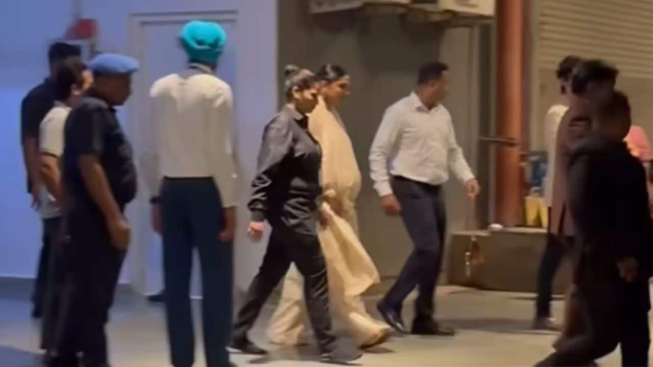 Mom-to-be Deepika Padukone spotted in Mumbai weeks before delivery due date