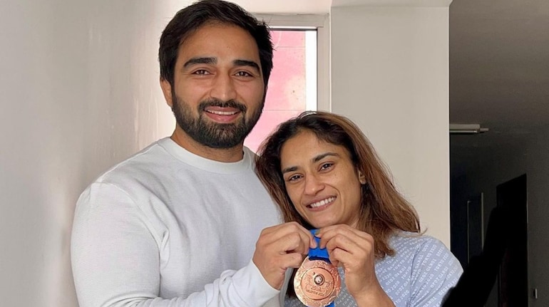 Vinesh Phogat has not received any money...': Husband Somvir highlights  'cheap publicity', requests to 'not spread fake news'