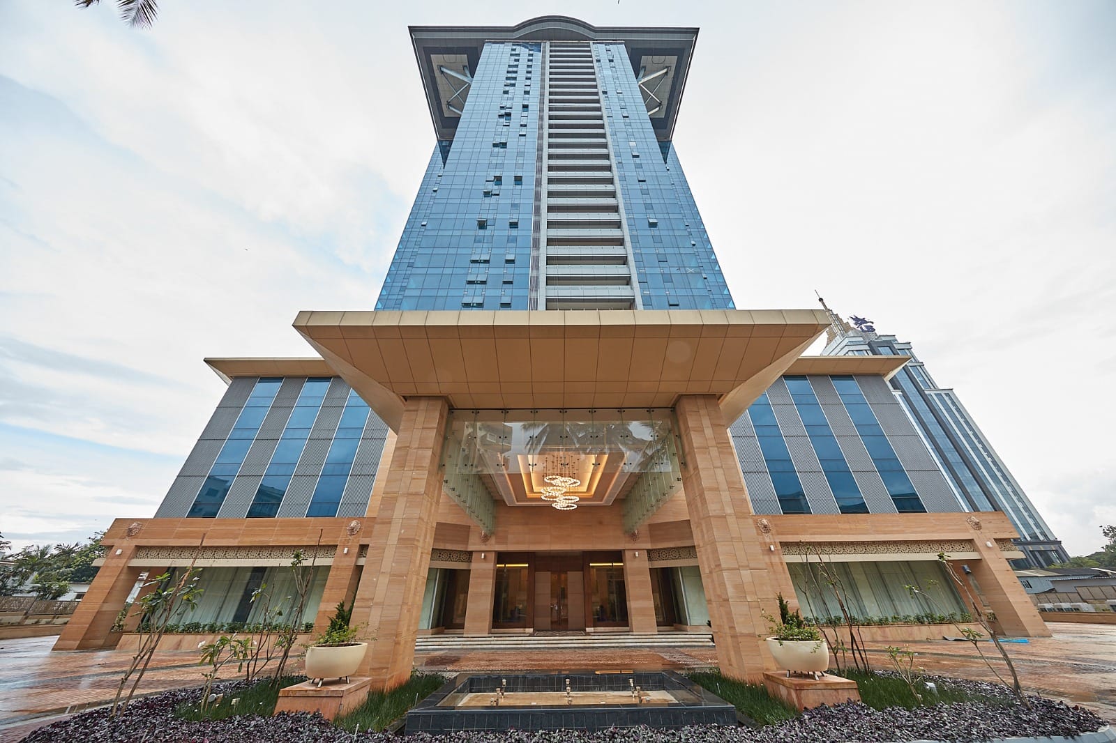 Bengaluru Billionaire Tower: Apartment in iconic Kingfisher Towers up for sale for Rs 50 crore, say sources