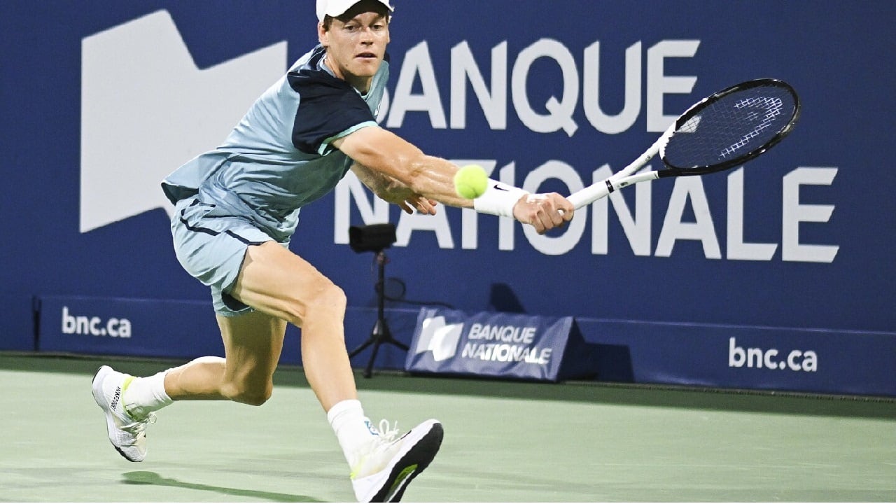 Australian Open 2025: Jannik Sinner starts his title defense with a straight set win over Nicolas Jarry