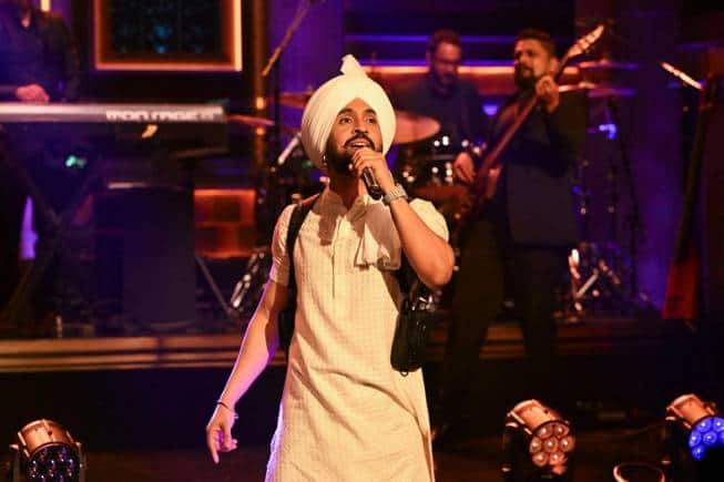 Diljit Dosanjh wearing Raghavendra Rathore at his Dil-Luminati tour.