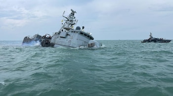 Royal New Zealand Navy vessel sinks off Samoa; all 75 crew and passengers rescued