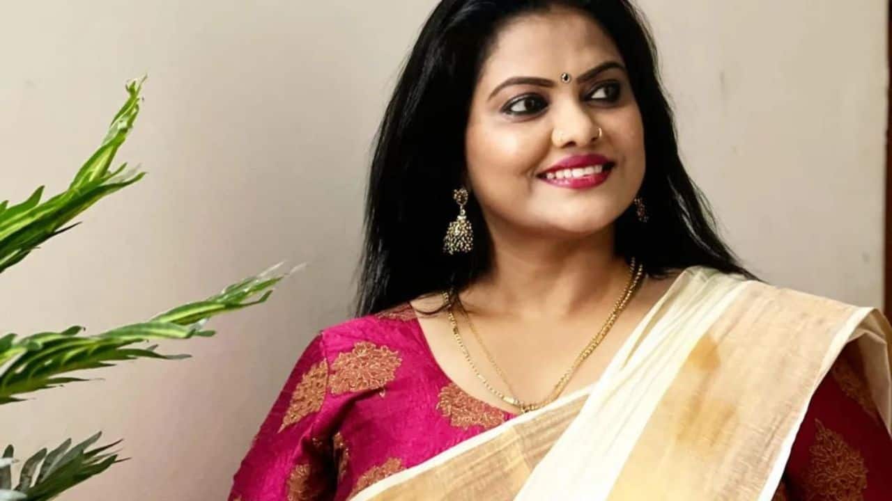 Actress Minu Muneer accuses prominent actors of Malayalam film industry of sexual abuse