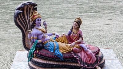 Mokshada Ekadashi Vrat 2025 Date: Check Ekadashi Parana Time, Puja Rituals and Significance