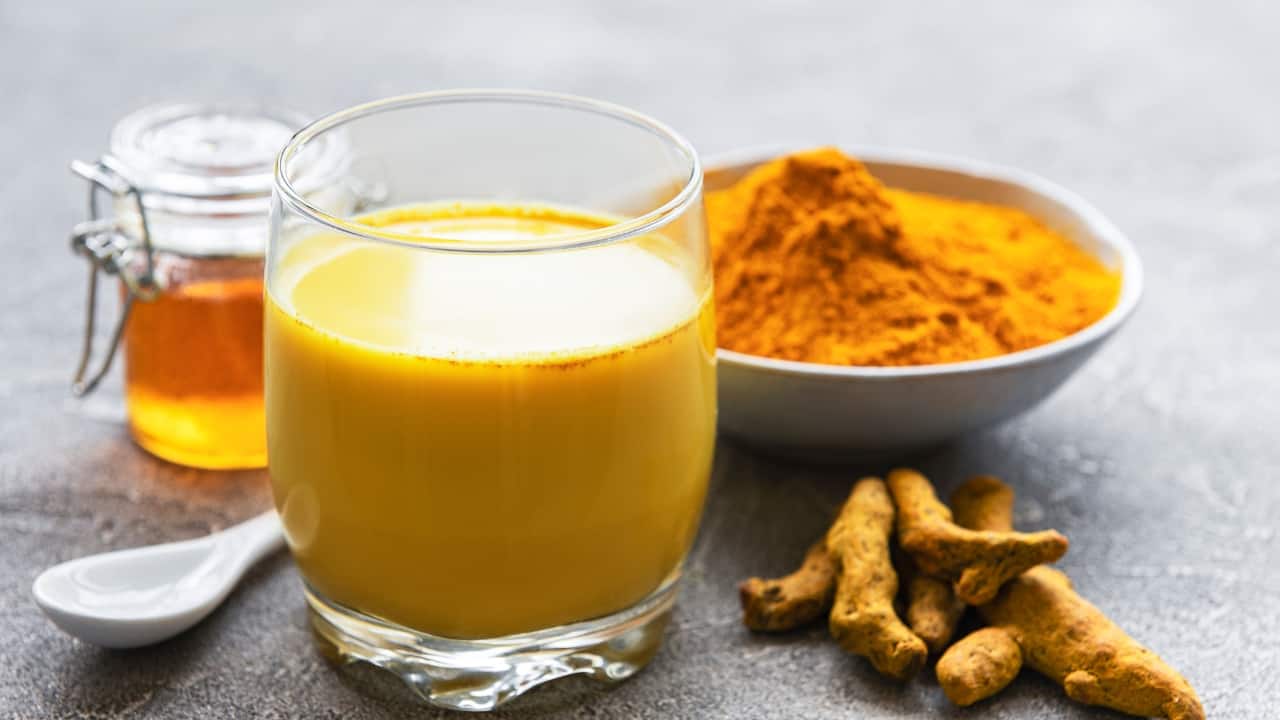Golden milk (turmeric milk) Warm your choice of milk and add a teaspoon of turmeric powder, a pinch of black pepper, and a dash of cinnamon. Stir well and sweeten with honey. This traditional drink is known for its immune-boosting properties due to turmeric’s active compound, curcumin. (Image: Canva)