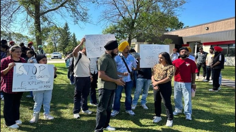 Indian students protest in Canada (credit: X)