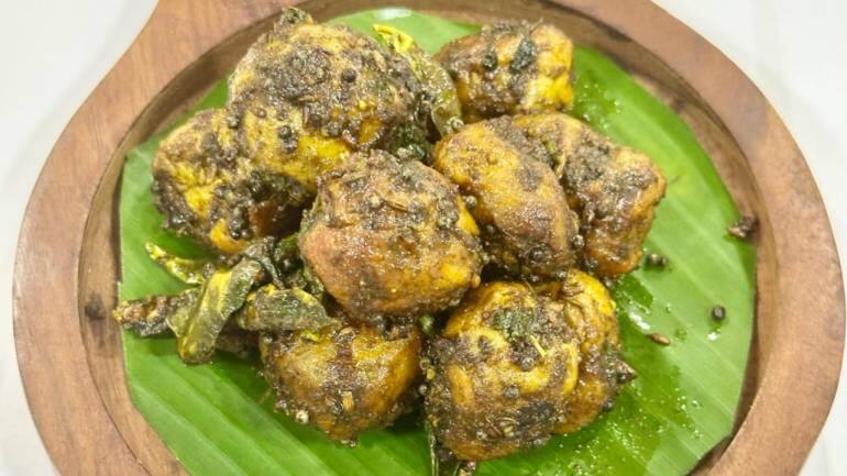 Best recipes with potato: Baby Potato Roast with Curryleaf Podi