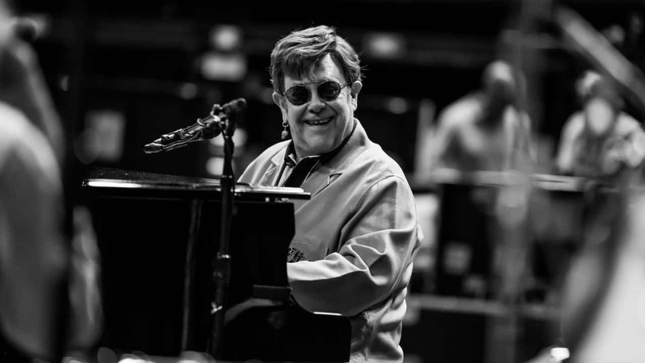 Music legend Elton John discloses partial vision loss from severe eye infection