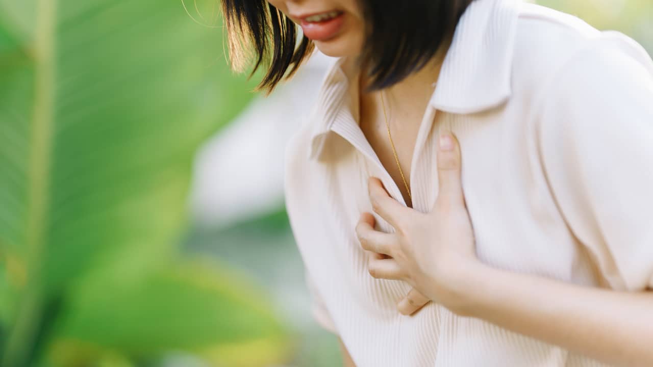 Causes of Broken Heart Syndrome: While the exact cause BHS remains unclear, researchers believe that a sudden rush of stress hormones like adrenaline can temporarily stun the heart muscle, which can lead to a weakening of the left ventricle, disrupting normal heart function (Image: Canva)