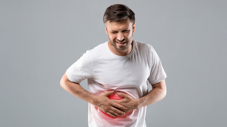 Weakness, abdominal pain, dark urine are symptoms of fatty liver disease,  tips for treatment