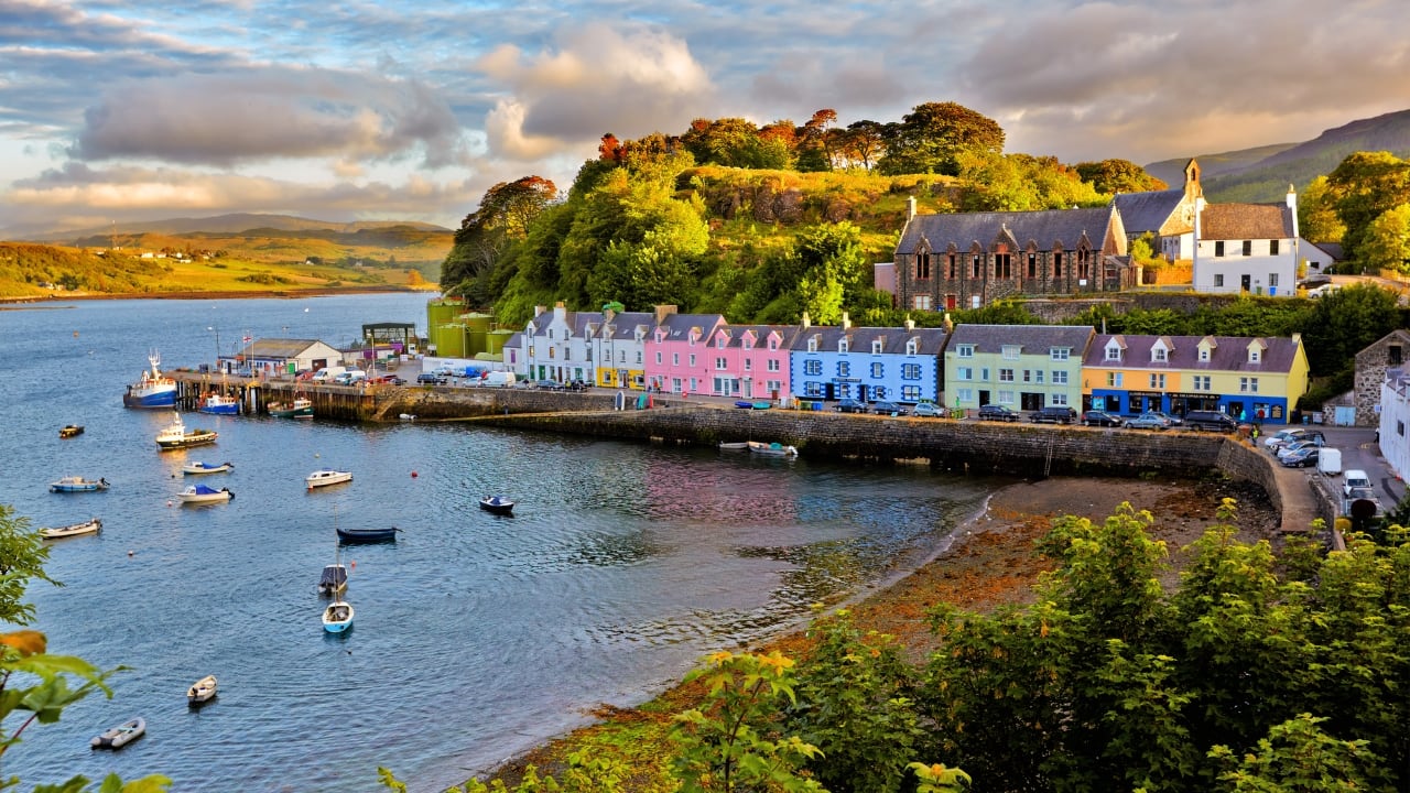 8. Scotland | Scotland’s dramatic landscapes, with their mist-covered highlands, ancient castles, and rugged coastlines, evoke a sense of mystery and romance. The country’s natural beauty is complemented by its rich history and folklore, making it a truly enchanting destination. Whether you’re exploring the remote islands or the vibrant cities, Scotland’s scenery is sure to captivate your imagination. Must-visit places: The Isle of Skye, Edinburgh Castle, Loch Ness, Glencoe, Stirling Castle. (Image: Canva)