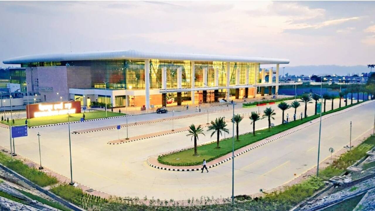 Dehradun Airport, Dehradun Located in the picturesque Doon Valley, Jolly Grant airport offers captivating views of the Shivalik Hills and lush greenery, especially stunning at sunrise and sunset. (Image: Wikipedia)