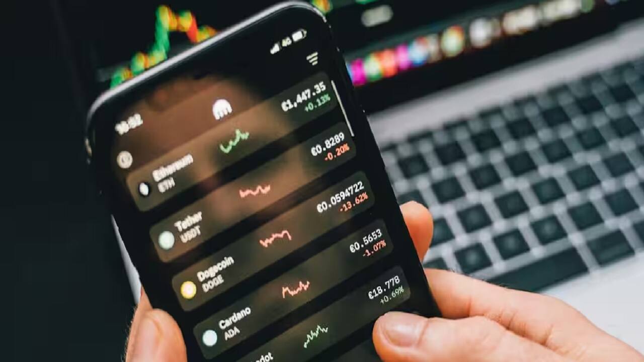 Weekly Tactical Pick: Should investors bet on the health of a weak healthcare stock? Weekly Tactical Pick: Should investors bet on the health of a weak healthcare stock?