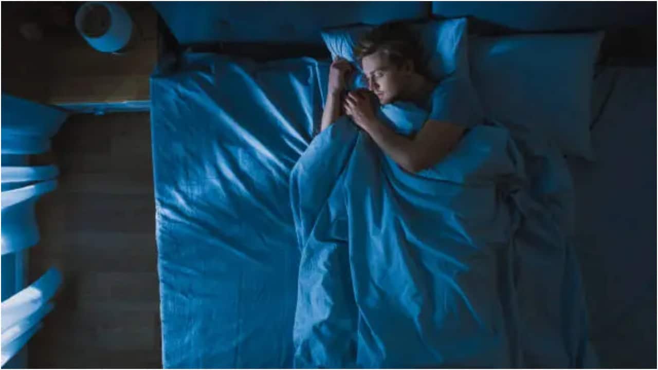 Scientists claim 2 people 'communicated' in their sleep while lucid dreaming. Here's how