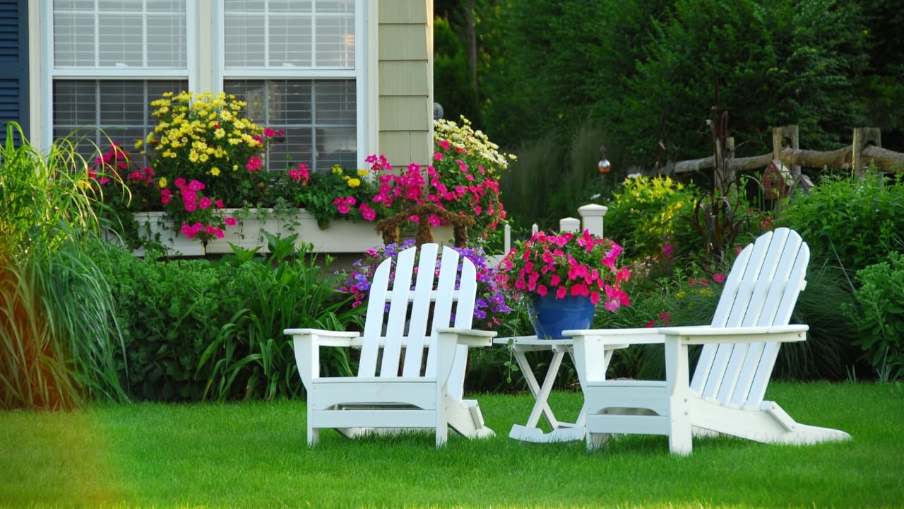 8 useful tips to protect your lawn from flooding during rains
