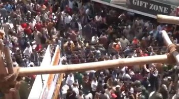 Locals clashed with police personnel in Sanjauli area