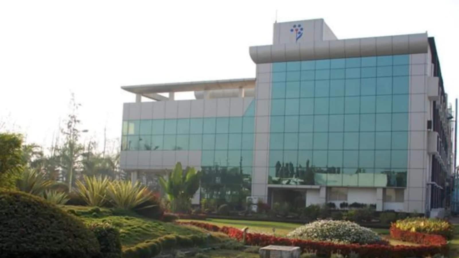 Company name: Orchid Pharma Percentage of export revenue to the operating revenue: 26 No. of active schemes held: 81 Sector: Pharmaceuticals &amp; Biotechnology 