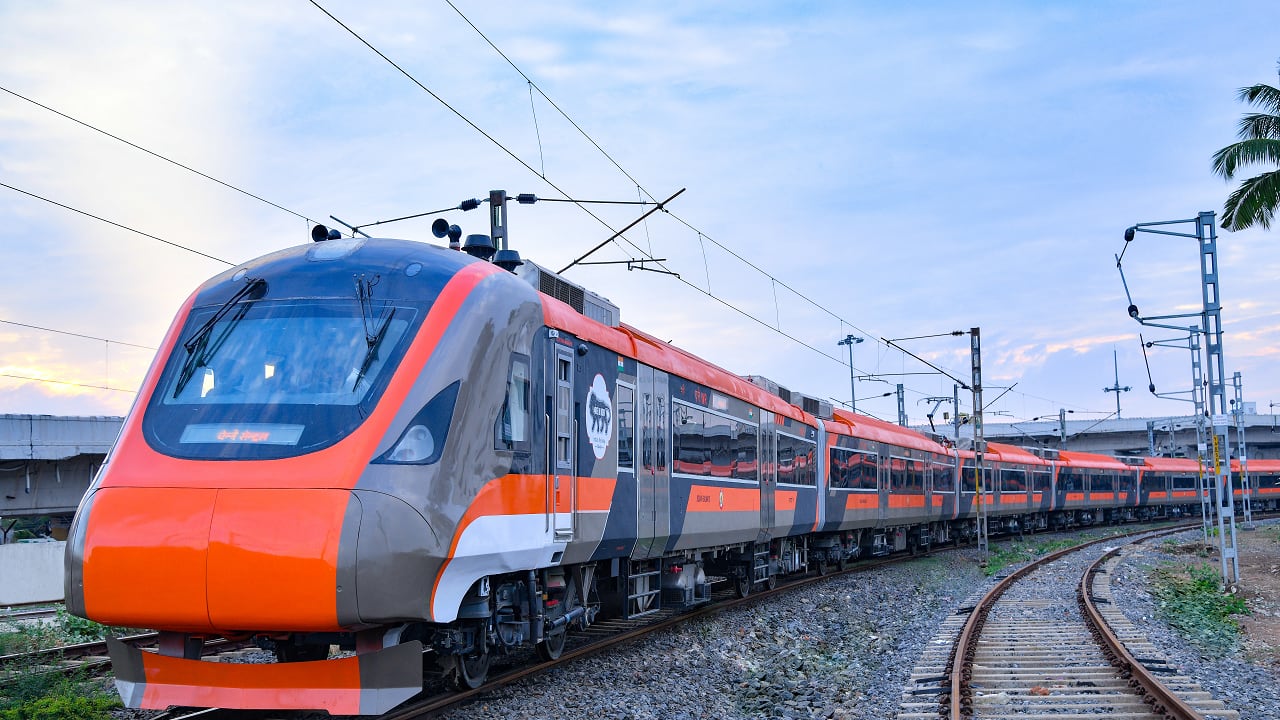 While the other metros cover only short distances, Vande Metro trains will connect cities from the heart of the city to the peripheral cities