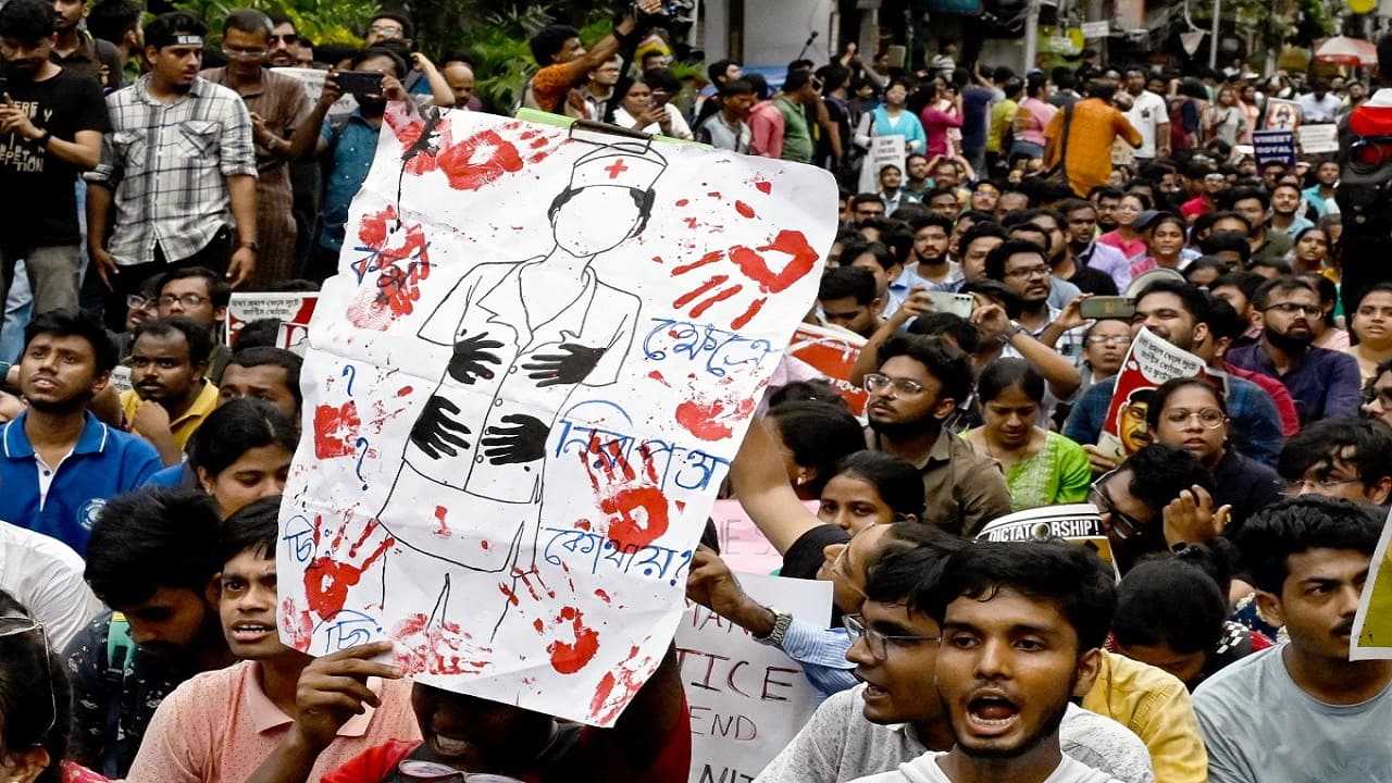 'Fifth and final call': Bengal govt invites junior doctors to Mamata's residence in final bid to end impasse