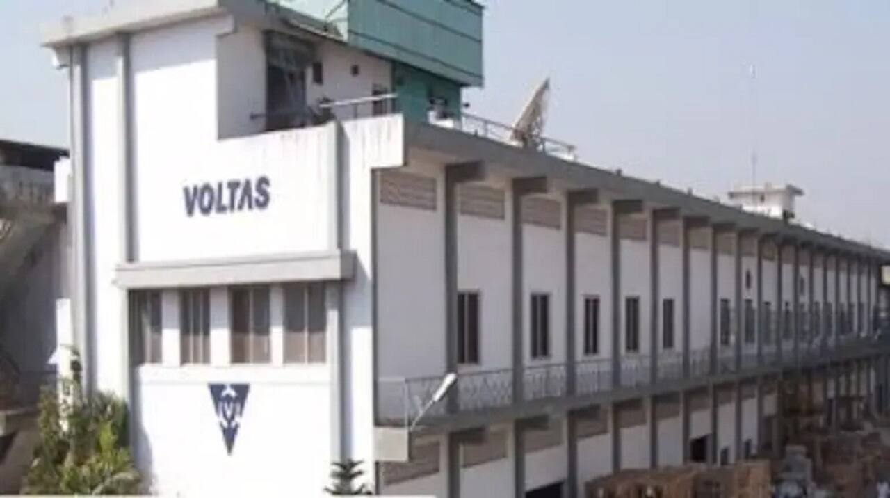 Voltas No. of Quant based MFs holding the stock: 4 Sector: Construction Project 