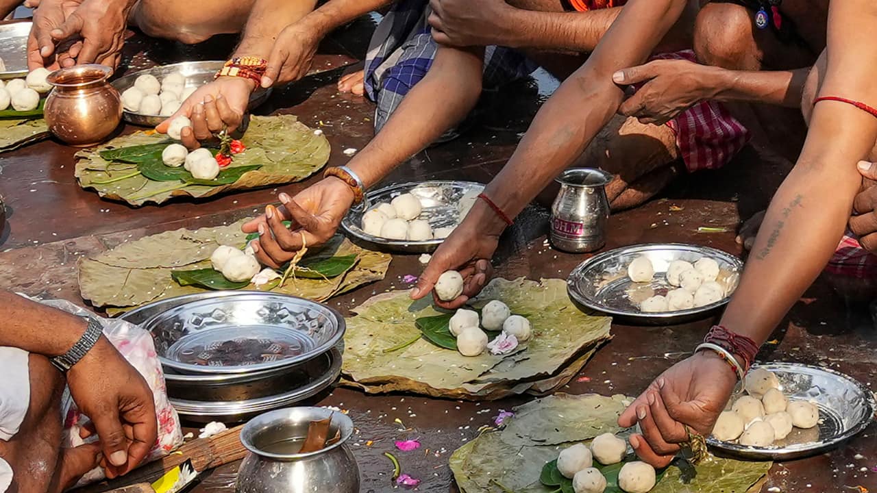 Mahalaya Amavasya 2025 Date: When is Sarv Pitru Amavasya - September 21 or 22? Check Timings, Puja Vidhi and Significance