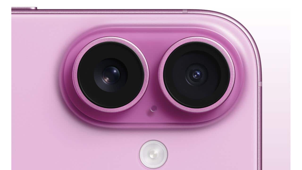 Camera: iPhone 16 feature a dual-camera system, including a 48MP main sensor and a 12MP ultra-wide sensor. Low-light photography is enhanced with Night mode and Deep Fusion technology. Camera: iPhone 16 feature a dual-camera system, including a 48MP main sensor and a 12MP ultra-wide sensor. Low-light photography is enhanced with Night mode and Deep Fusion technology.