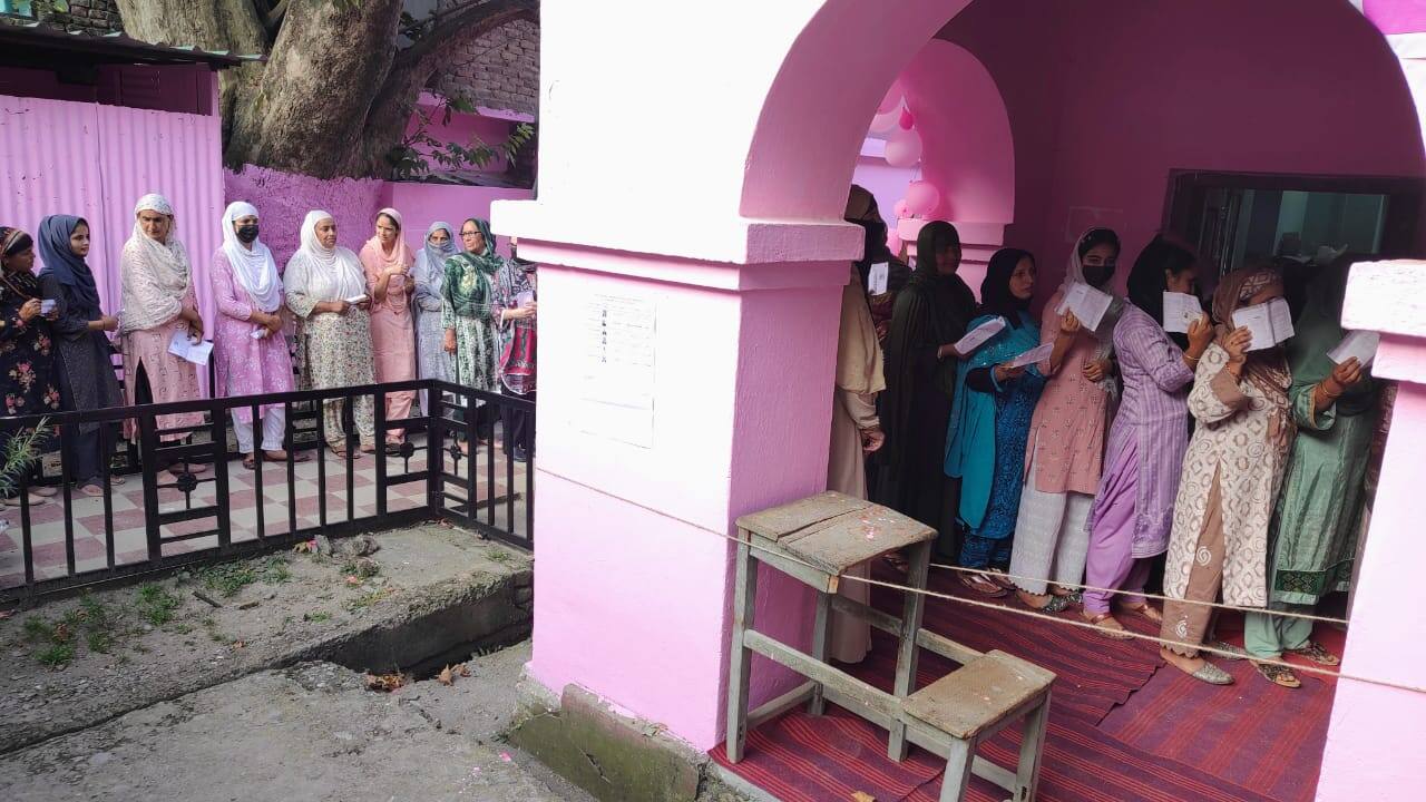 Kashmir pink booth
