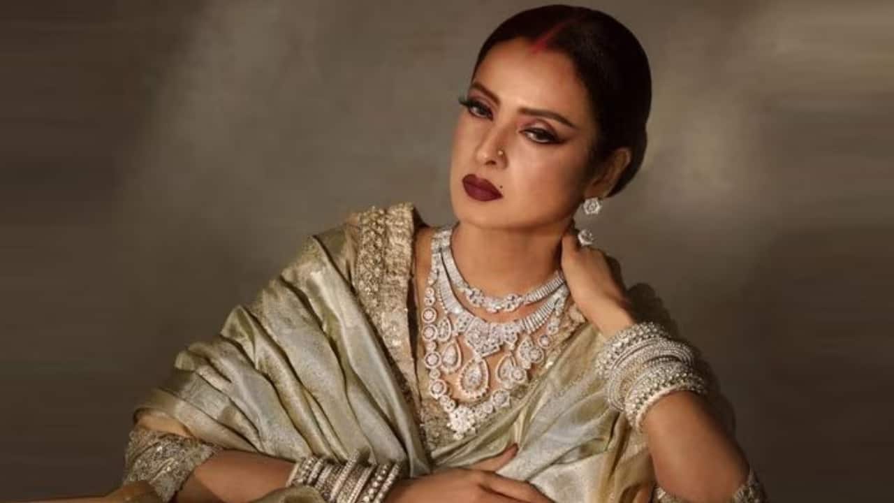 Rekha set to dazzle IIFA 2024 with spectacular 22-minute dance performance; says, "I am thrilled to contribute to the legacy of IIFA"