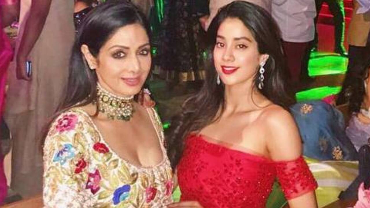 Janhvi Kapoor recalls the day when mom Sridevi passed away, "I barged into Khushi's room howling and..."