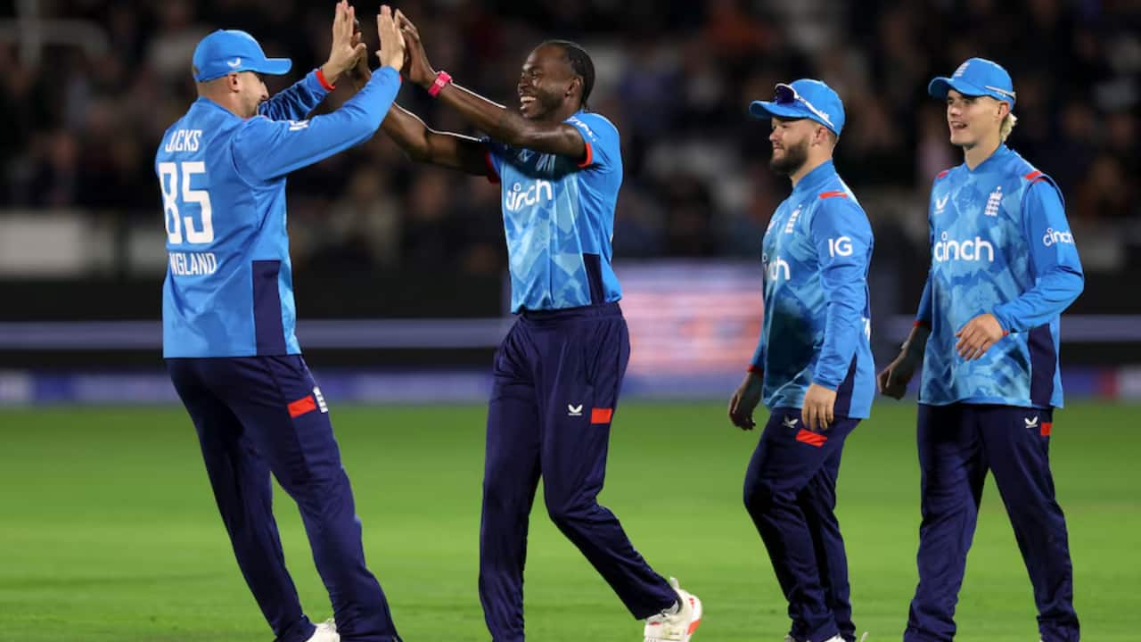 Liam Livingstone, Harry Brook wreak havoc as ENG thrash AUS by 186 runs