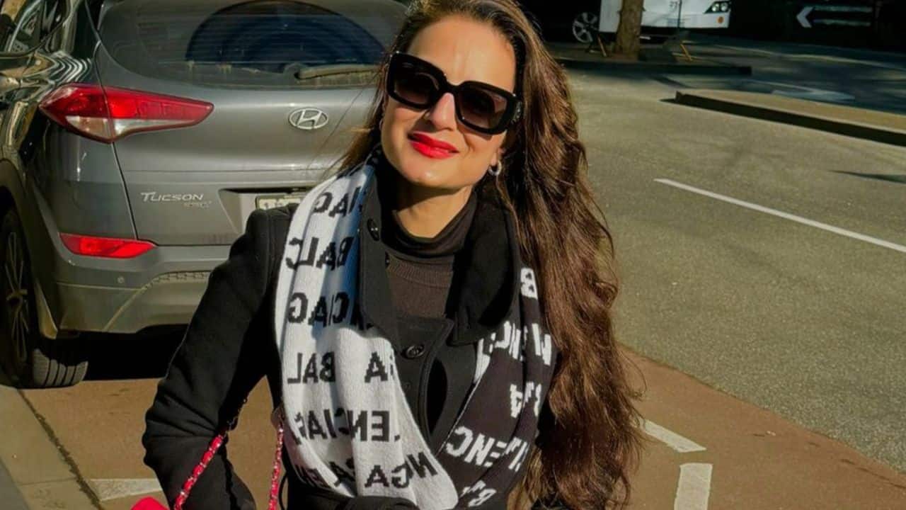 Cheque bounce case against Ameesha Patel disposed of after she pays back to the filmmaker
