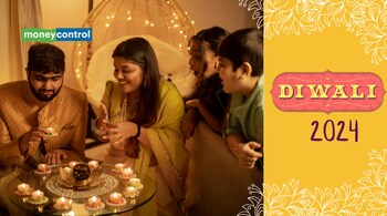 Diwali 2024: Friday, November 01