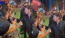 Shah Rukh Khan pauses to greet a Baby Girl amidst a huge crowd on the IIFA green carpe, Watch Viral video