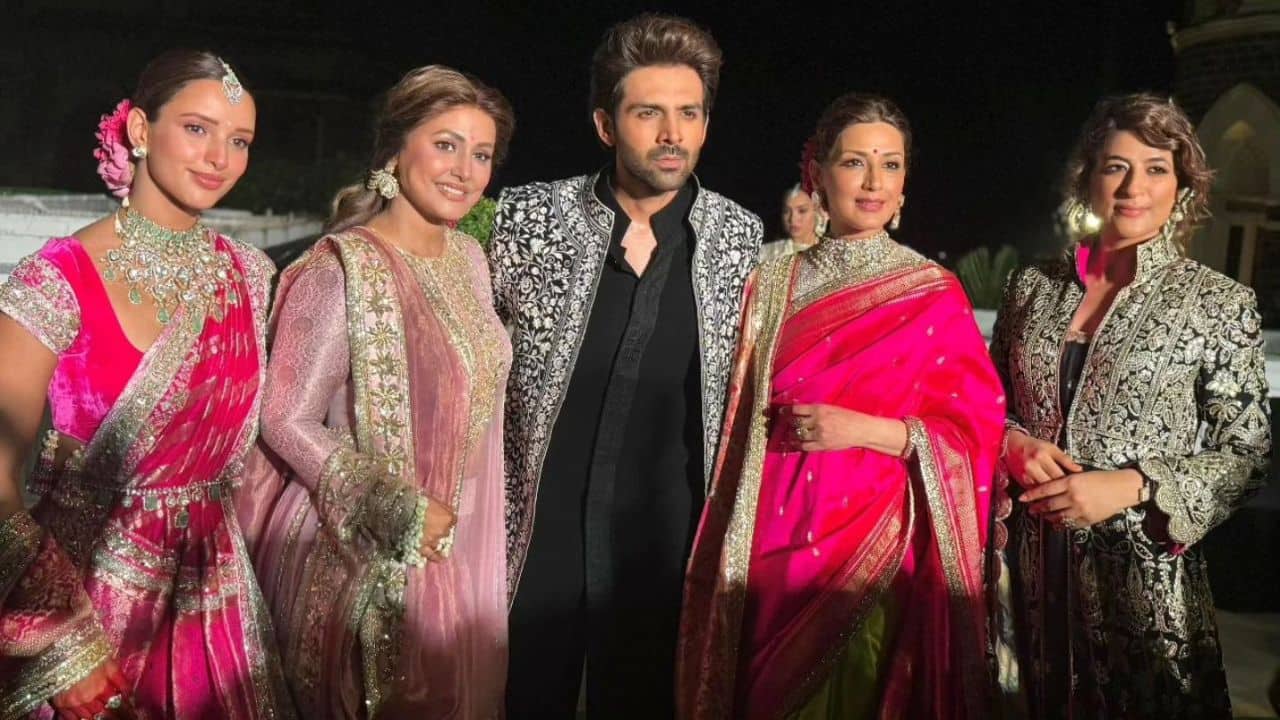 Kartik Aaryan steps in as Hina Khan stumbles on stage as she came in to greet him, watch video