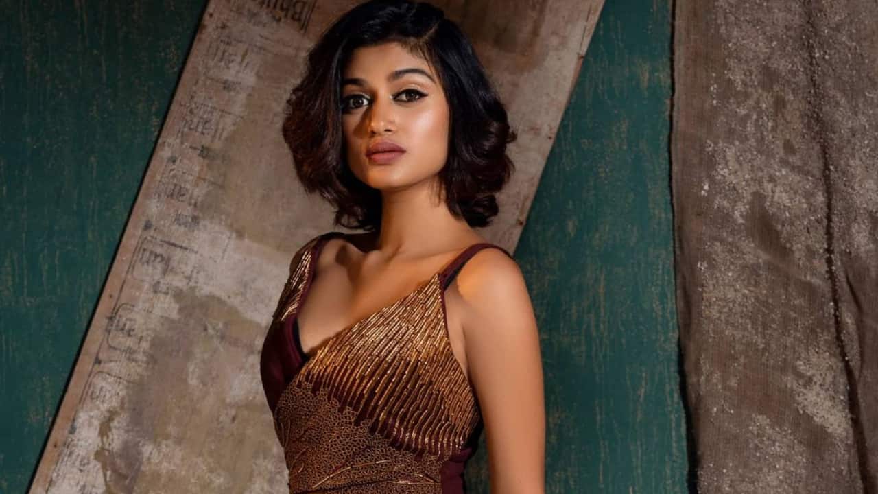 Oviya's video leaks online, actress reacts after a fan asks her to release a longer version of the clip