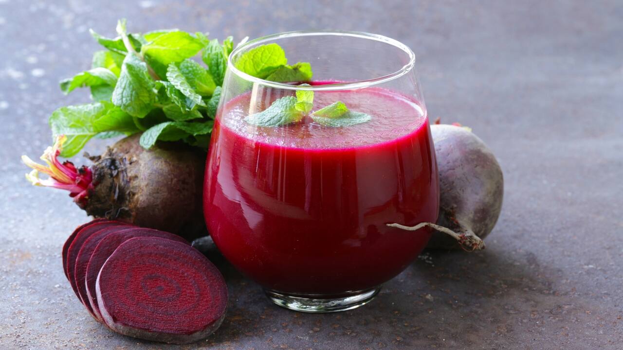 Beet juice Beet juice, often combined with lemon or ginger, is rich in antioxidants and nitrates. These components can improve blood flow, support liver function, and enhance exercise performance. Beet juice aids in detoxification and provides a low-calorie option that complements weight loss efforts. (Image: Canva)
