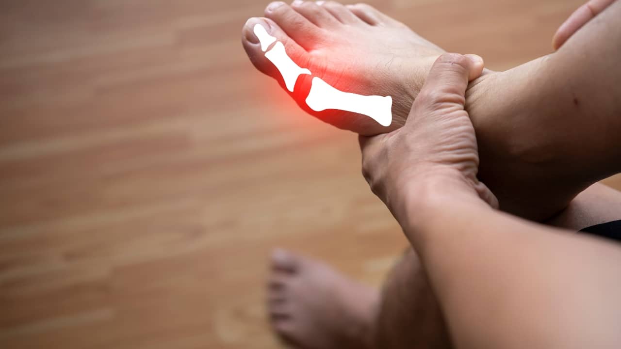 Vitamin B12 deficiency can lead to tingling sensations in the hands and feet, memory issues, cognitive decline, and, in extreme cases (Image: Canva)