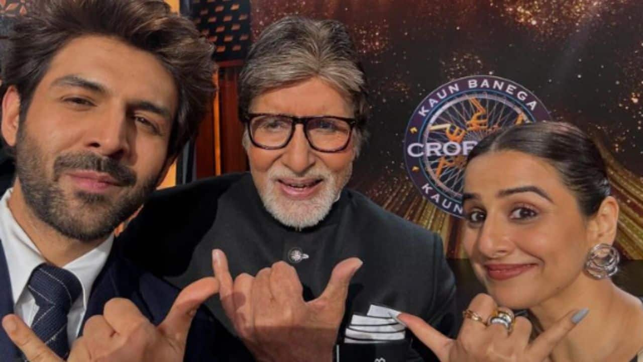 Amitabh Bachchan strikes the Rooh Baba pose with Kartik Aaryan and Vidya Balan on the sets of KBC