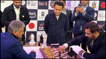 Anand Mahindra and John Abraham playing chess. (Image: @anandmahindra/X)