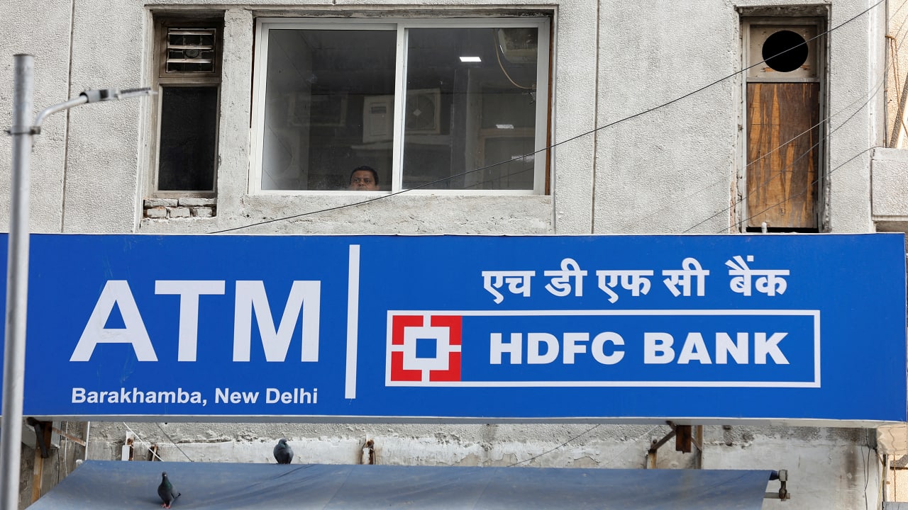 HDFC Bank Q3 results imminent; flat trading seen.