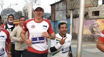 Omar Abdullah runs 21 km in Kashmir Marathon
