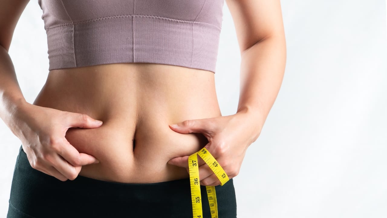 Reduce belly fat: Eat a balanced diet, sleep properly and other expert tips to lose weight