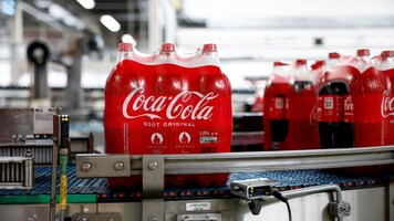 Coca-Cola taps bankers for $1-billion IPO of Indian bottler HCCB: Report