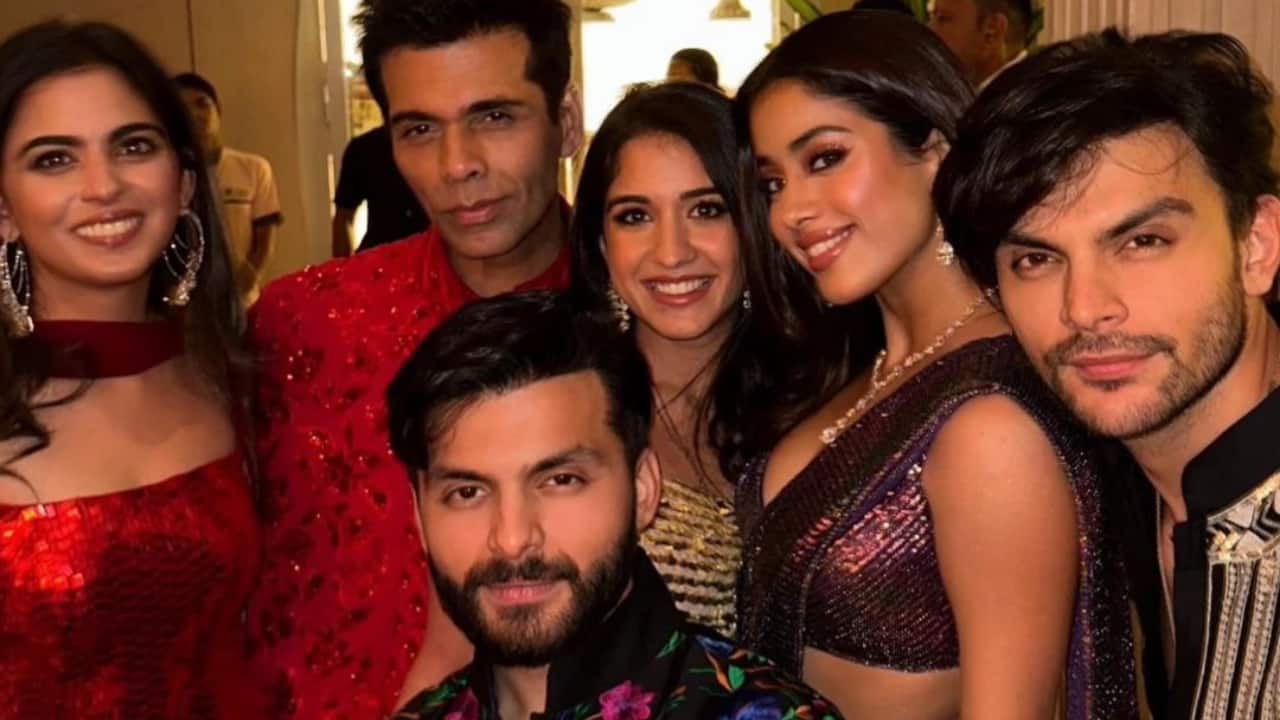 Janhvi Kapoor holds rumoured beau Shikhar Pahariya's hand while posing at Manish Malhotra Diwali party, see pic