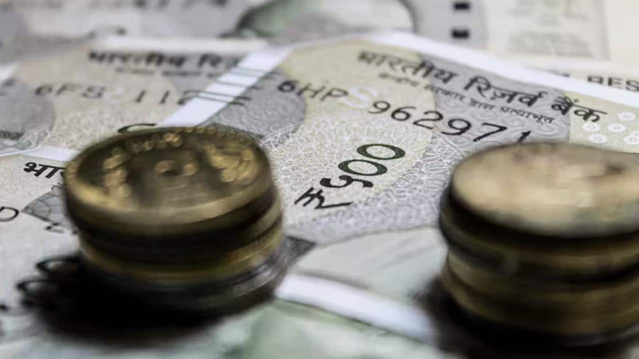 Is the falling rupee an opportunity or a risk? Is the falling rupee an opportunity or a risk?