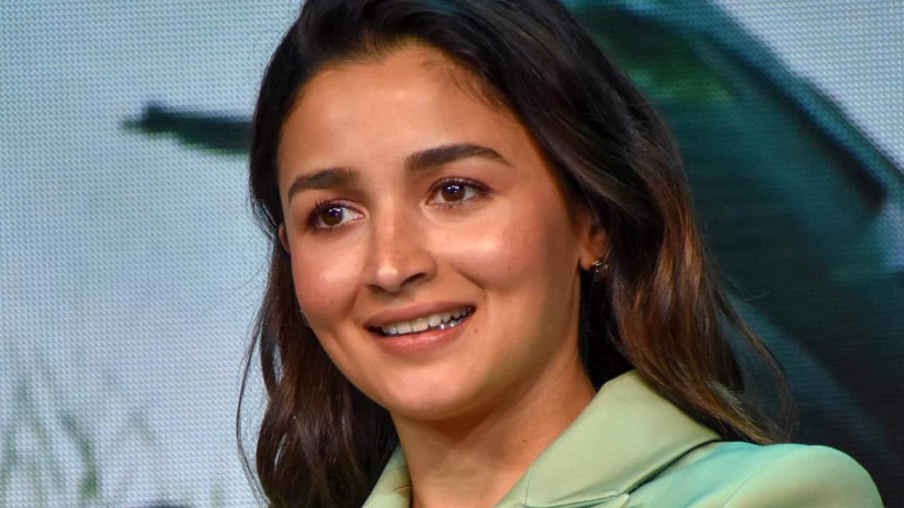 Alia Bhatt slams trolls over 'botox gone wrong, crooked smile, weird speaking' comments, writes, "no confirmation, zero proof..."