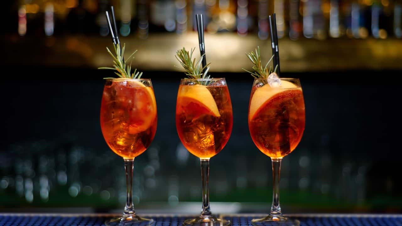 Easy cocktails recipes for Diwali house party: Aperol Spritz (Image: Canva)