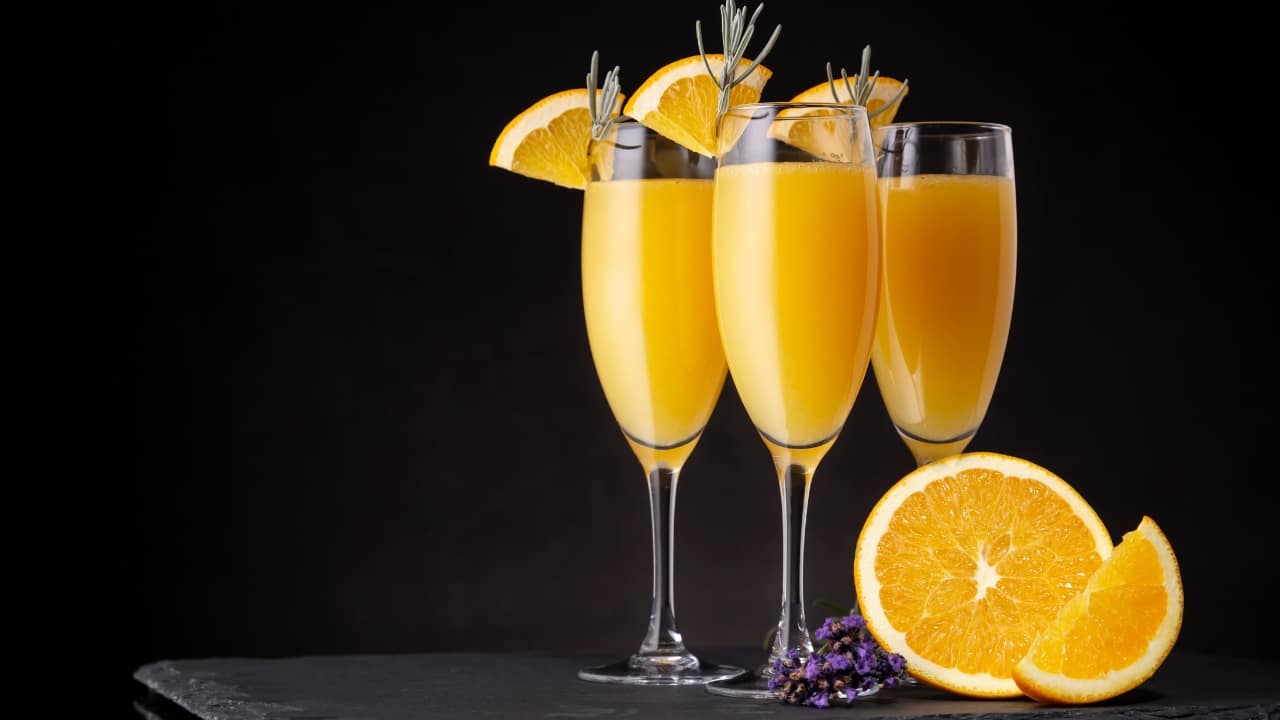Easy cocktail recipes for Diwali house party: Mimosa (Image: Canva)
